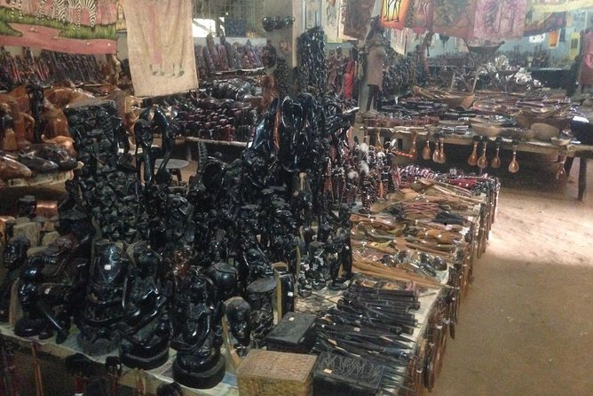ROBINSON ISLAND/MARAFA HELL's KITCHEN - Malindi woodcraft: seeing the work before shopping