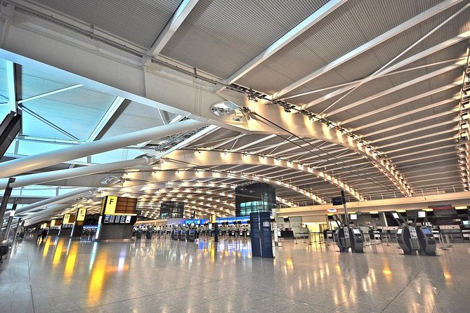 Safe and Private Airport transfer in Nairobi - Vehicle, group size, and comfort