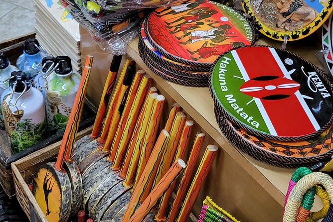 Souvenir Crafts, Fabric Shopping & Hair Braiding & City Tour - Optional hair braiding with a Nairobi salonist