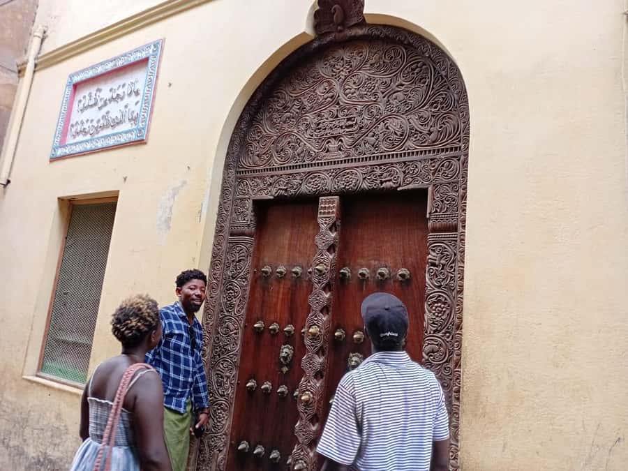 Swahili Carved Doors Tour by Woman Woodcarver: Lamu Island - Walking through a UNESCO World Heritage Site