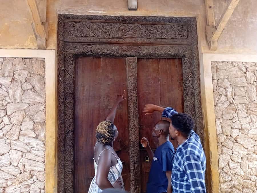 Swahili Carved Doors Tour by Woman Woodcarver: Lamu Island - Heat, weather, and what to carry