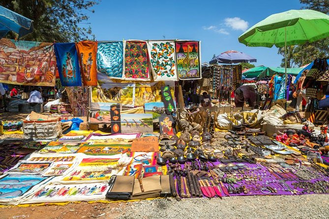 The Nairobi Skyline & Maasai Market! - Shopping at the Maasai Market