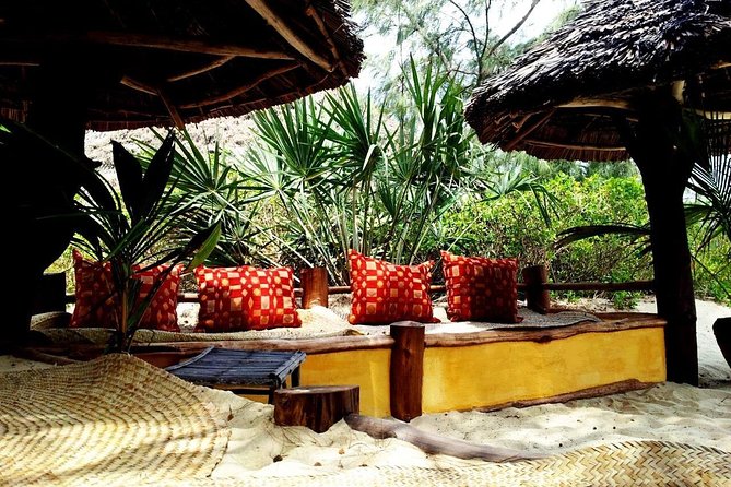 Tour Malindi & Robinson Island & Marafa Hell's Kitchen - Crossing Mambrui’s salt pans by canoe