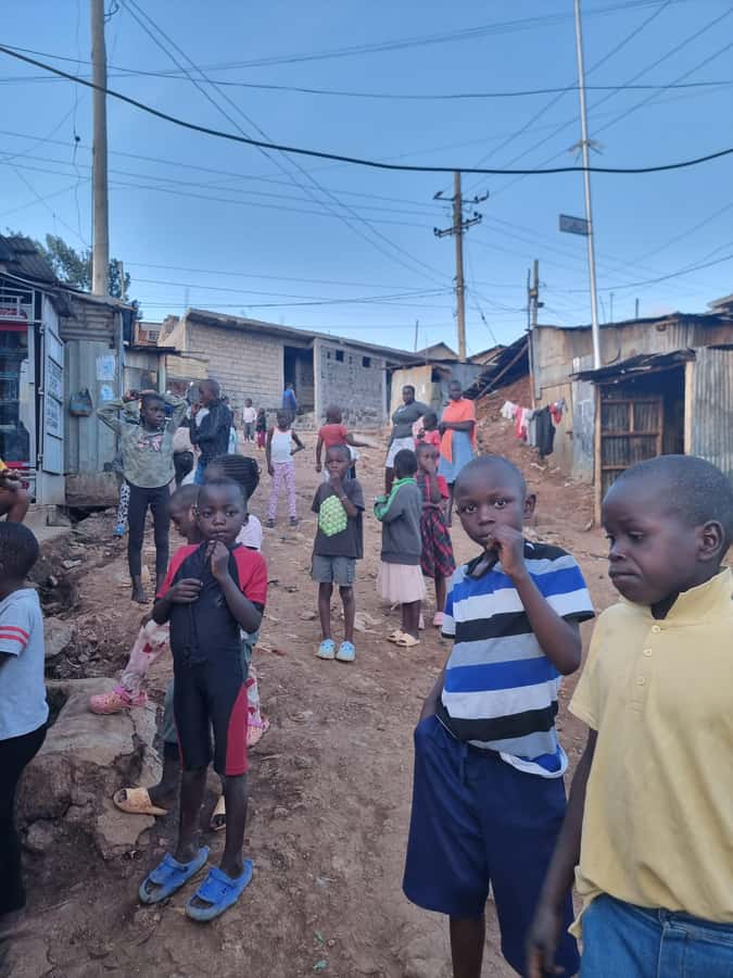 Visit Kibera The Largest Slum With a Local - Stop two: recycled crafts and local work