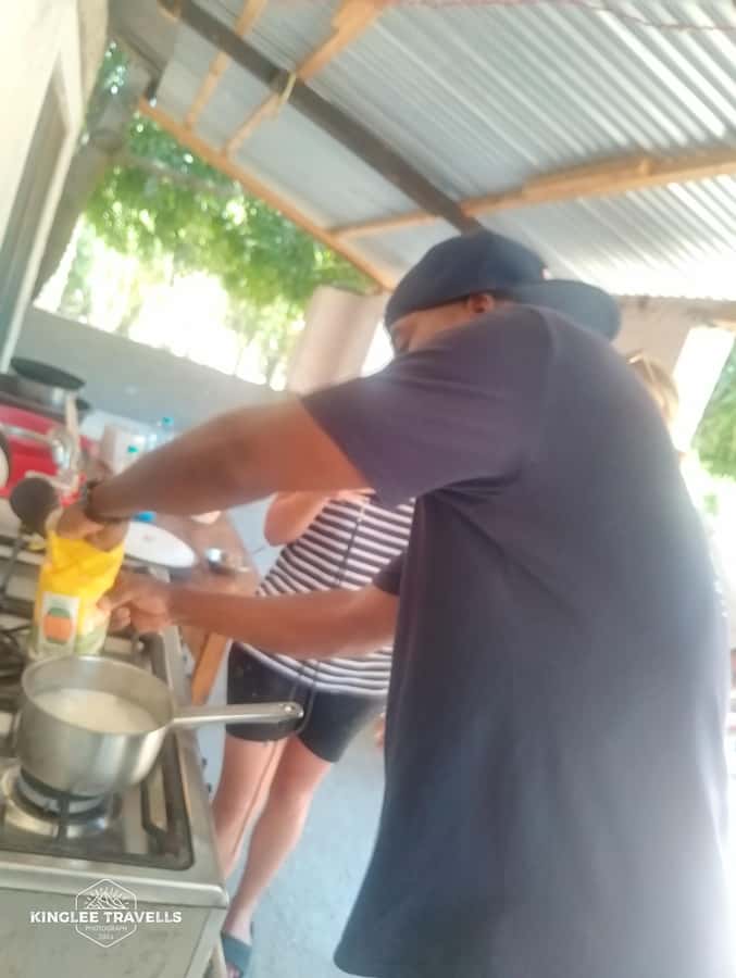 Watamu: Learn Kenyan Cusine with Jonathan - Making ugali from scratch