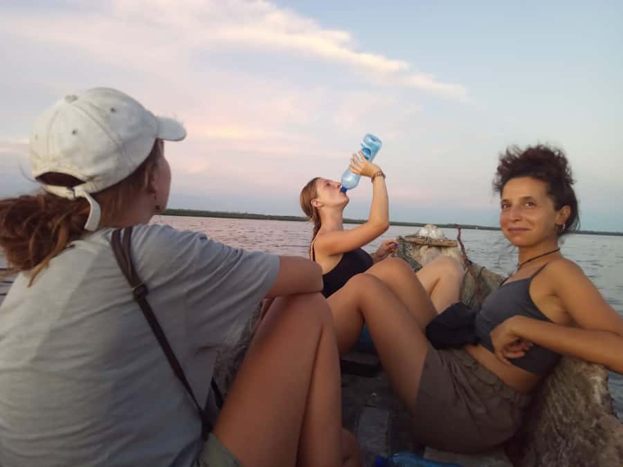 Watamu: Sunset Mangrove Canoe Tour with Coconut Drink - Mudskippers, frogfish, and oysters on the roots